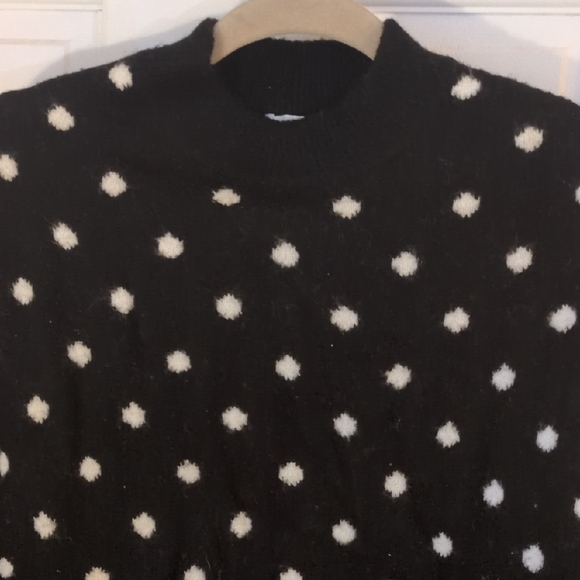 H&M Sweaters - H&M Black and White Knit Sweater
